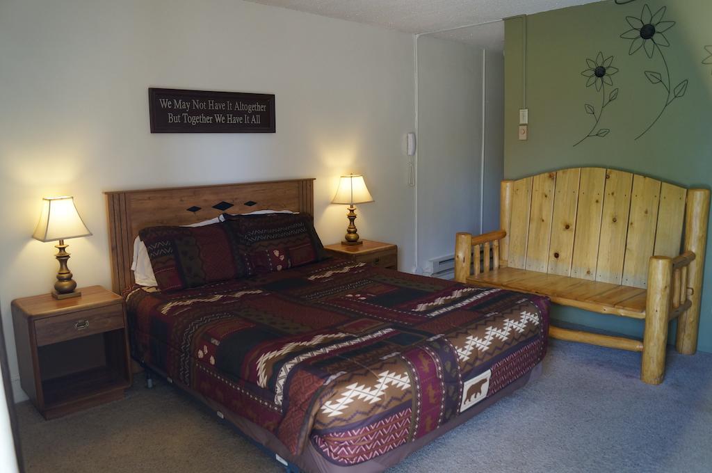 Canyon Lodge Motel Panguitch Room photo